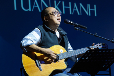 TỪNG THIÊN-NIÊN KỶ, KHÂU VÁ LẠI MÌNH